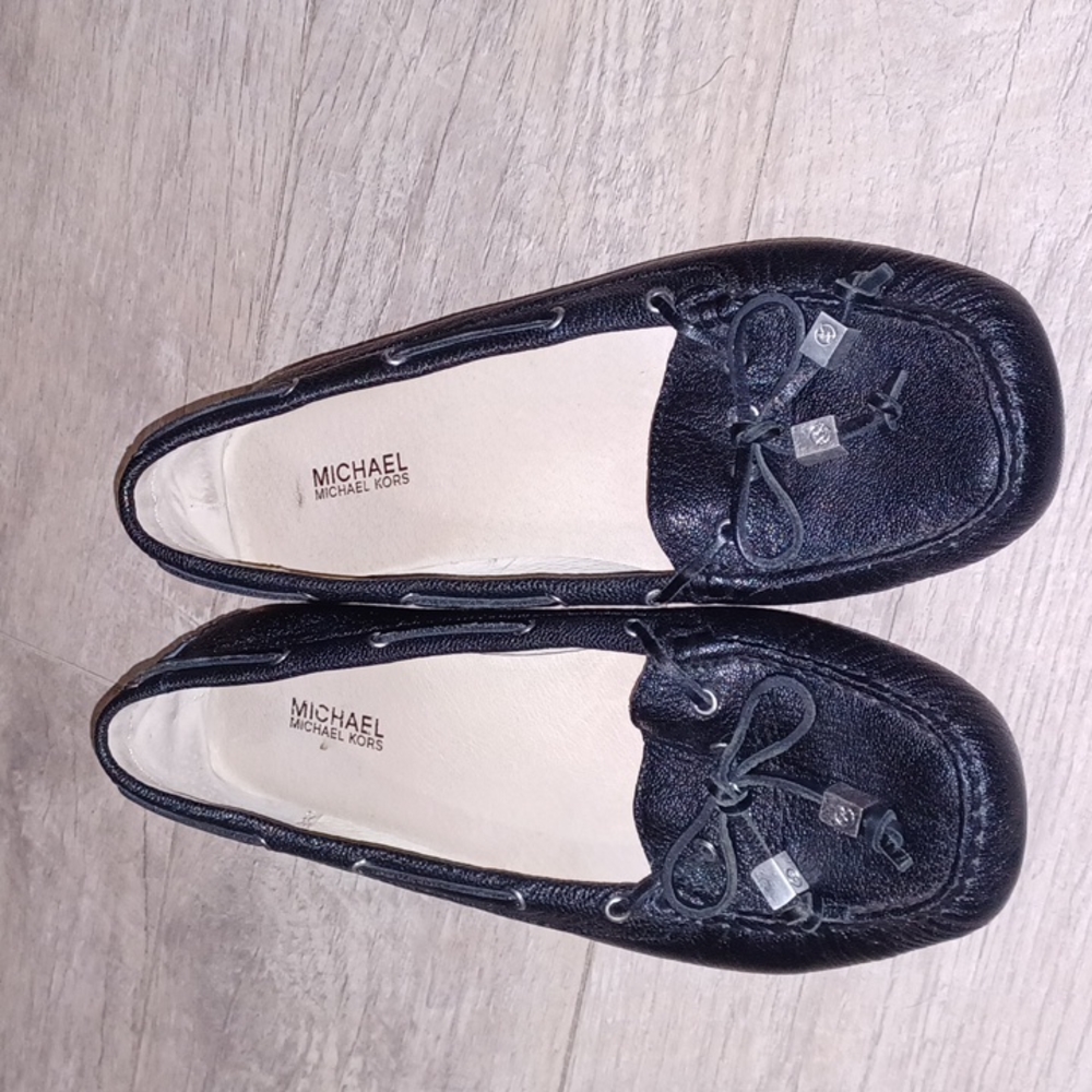 MICHAEL Michael Kors Black Leather loafer Size 7